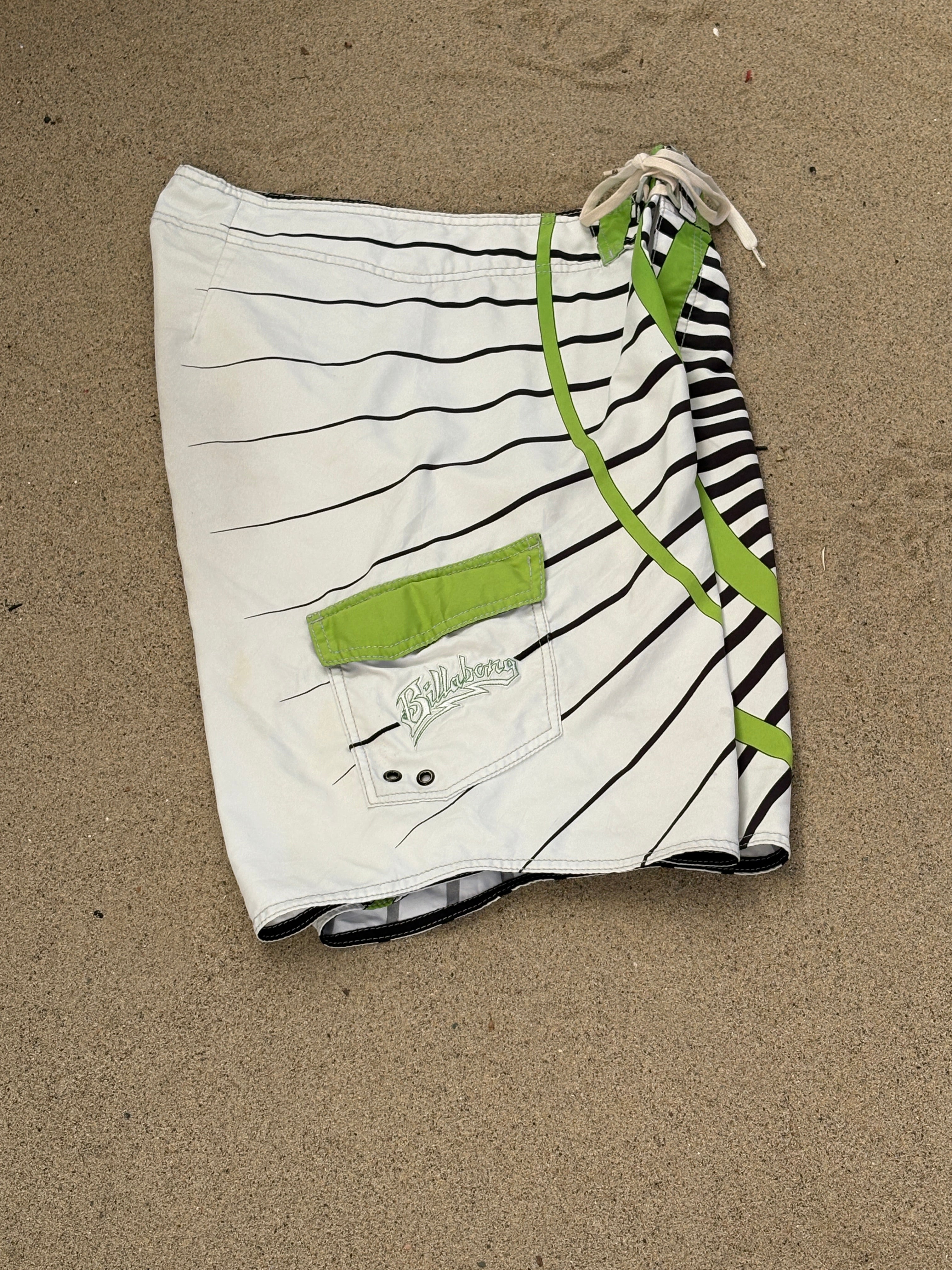 Billabong Eco Supreme board shorts 32